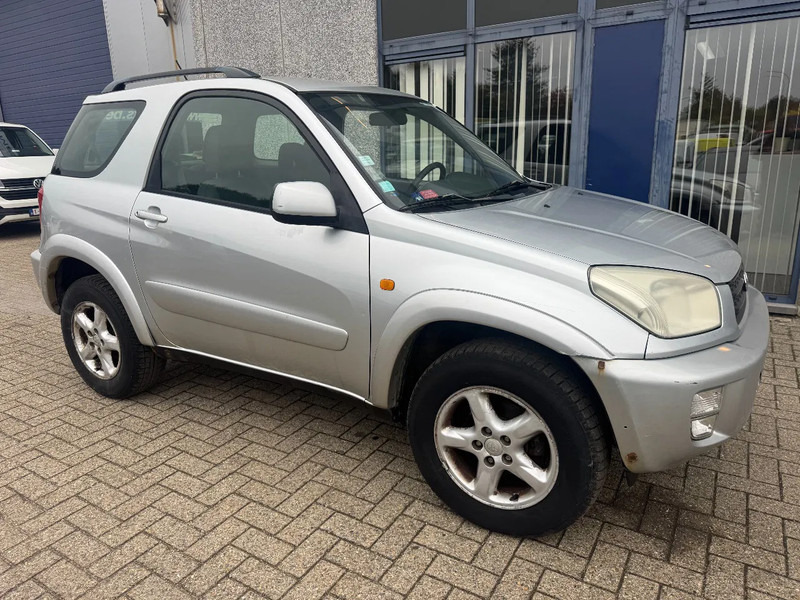 Toyota RAV4 **PETROL-AIRCO** - Car: picture 3 Toyota RAV4 **PETROL-AIRCO** - Car: picture 3