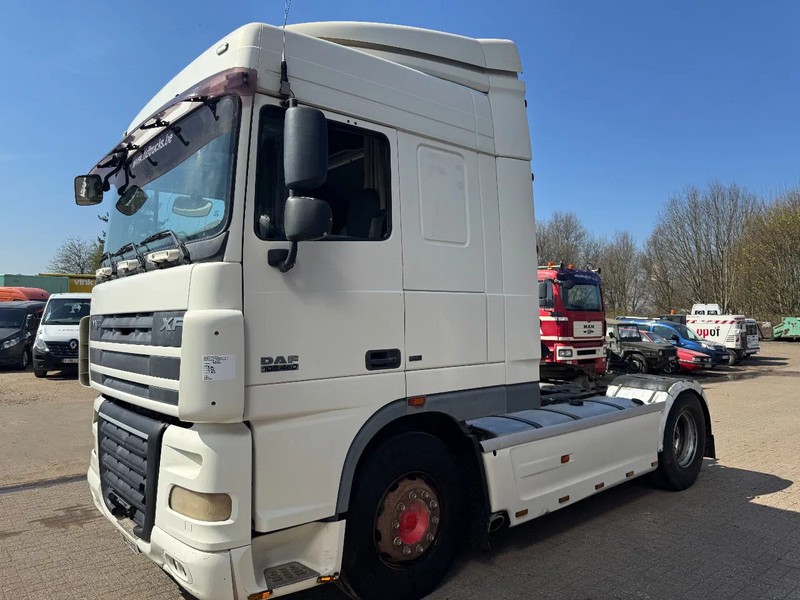 DAF XF 105.460 **EURO 5-RETARDER** - Tractor unit: picture 2 DAF XF 105.460 **EURO 5-RETARDER** - Tractor unit: picture 2