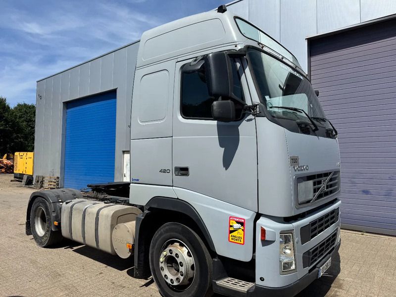 Volvo FH 12.420 **MANUAL GEARBOX-FRENCH TRUCK-GLOBE** - Tractor unit: picture 3 Volvo FH 12.420 **MANUAL GEARBOX-FRENCH TRUCK-GLOBE** - Tractor unit: picture 3
