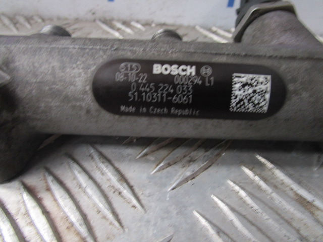 MAN TGL DO834 LFL54 BOSCH FUEL RAIL P/NO 0445224033 - Engine and parts for Truck: picture 2 MAN TGL DO834 LFL54 BOSCH FUEL RAIL P/NO 0445224033 - Engine and parts for Truck: picture 2