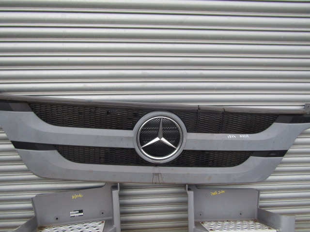 MERCEDES AXOR FRONT GRILL - Cab and interior for Truck: picture 1 MERCEDES AXOR FRONT GRILL - Cab and interior for Truck: picture 1