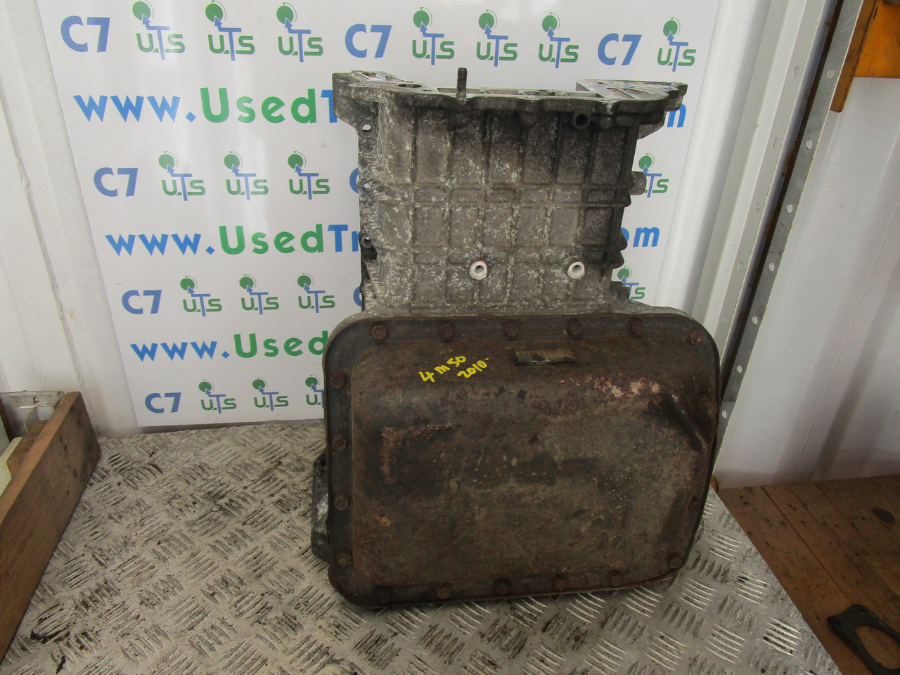 MITSUBISHI CANTER 4M50 ENGINE SUMP - Engine and parts for Truck: picture 2 MITSUBISHI CANTER 4M50 ENGINE SUMP - Engine and parts for Truck: picture 2