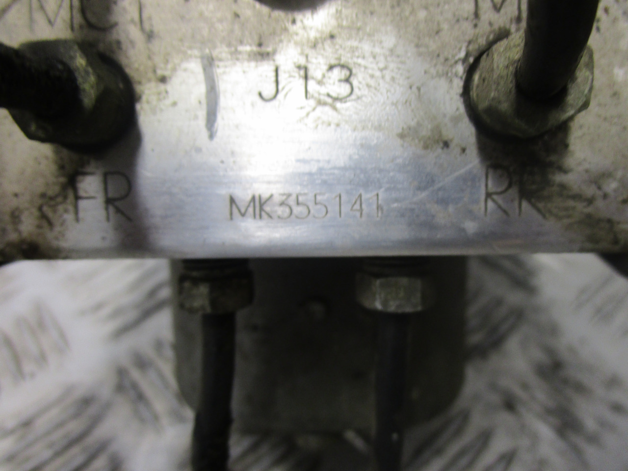 MITSUBISHI FUSO / CANTER ABS PUMP P/NO MK355141 - Brake parts for Truck: picture 2 MITSUBISHI FUSO / CANTER ABS PUMP P/NO MK355141 - Brake parts for Truck: picture 2