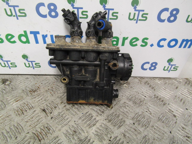 RENAULT MIDLUM DXI ELC HIGHT CONTROL VALVE ‘KNORR-BREMSE’ P/NO K019820 - Electrical system for Truck: picture 1 RENAULT MIDLUM DXI ELC HIGHT CONTROL VALVE ‘KNORR-BREMSE’ P/NO K019820 - Electrical system for Truck: picture 1