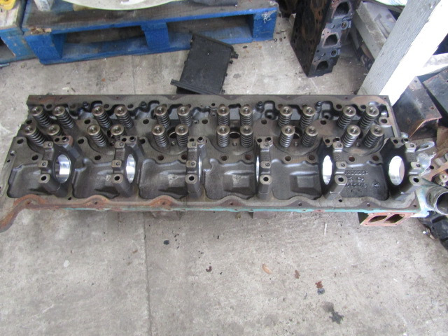 VOLVO D13 CYLINDER HEAD P/NO P21582793 / 130971926 - Engine and parts for Truck: picture 4 VOLVO D13 CYLINDER HEAD P/NO P21582793 / 130971926 - Engine and parts for Truck: picture 4