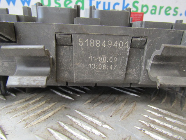 VOLVO FE FUSEBOARD COMPLETE P/NO 518849401 - Electrical system for Truck: picture 2 VOLVO FE FUSEBOARD COMPLETE P/NO 518849401 - Electrical system for Truck: picture 2