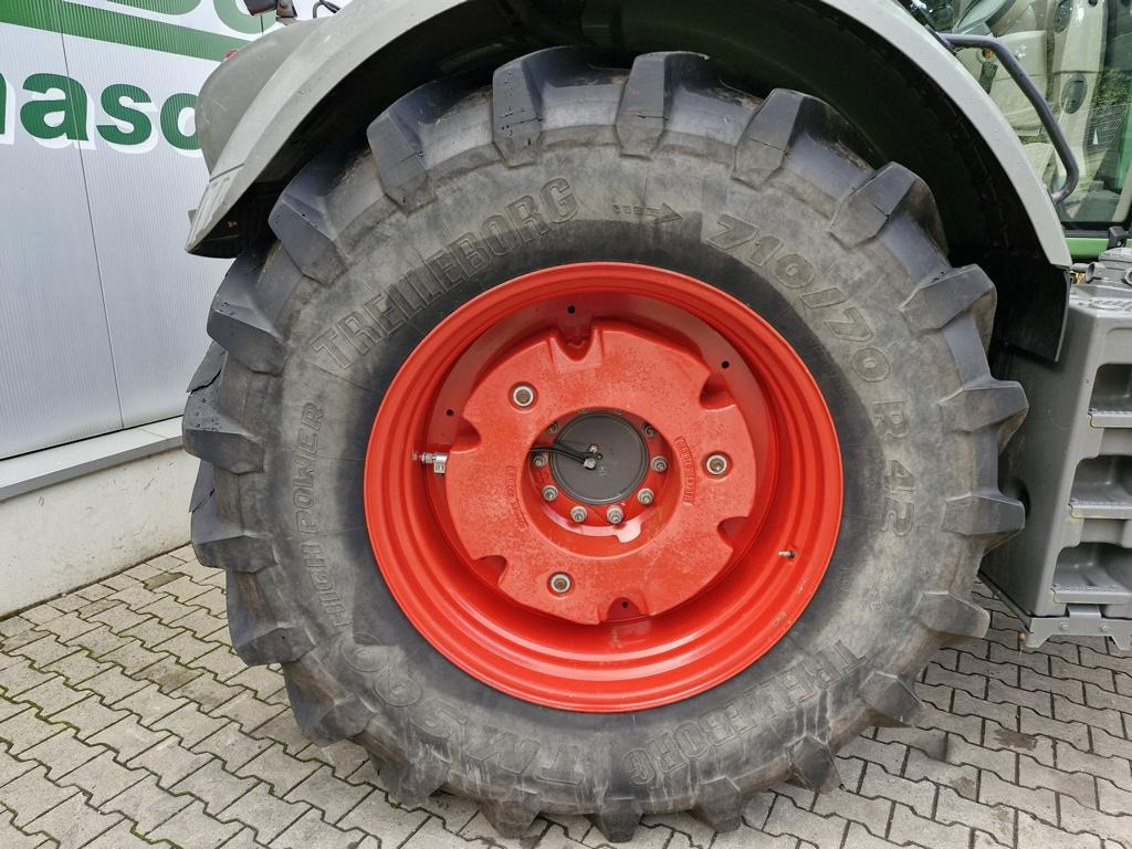 Farm tractor Fendt 826 VARIO PROFI PLUS: picture 18