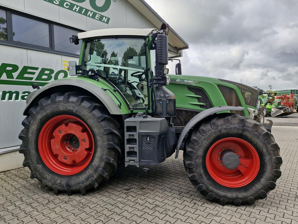 Farm tractor Fendt 826 VARIO PROFI PLUS: picture 28