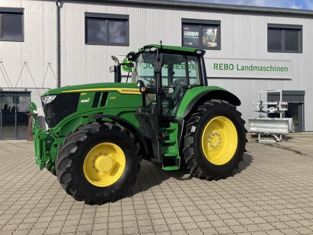 John Deere 6M240 - Farm tractor: picture 1 John Deere 6M240 - Farm tractor: picture 1