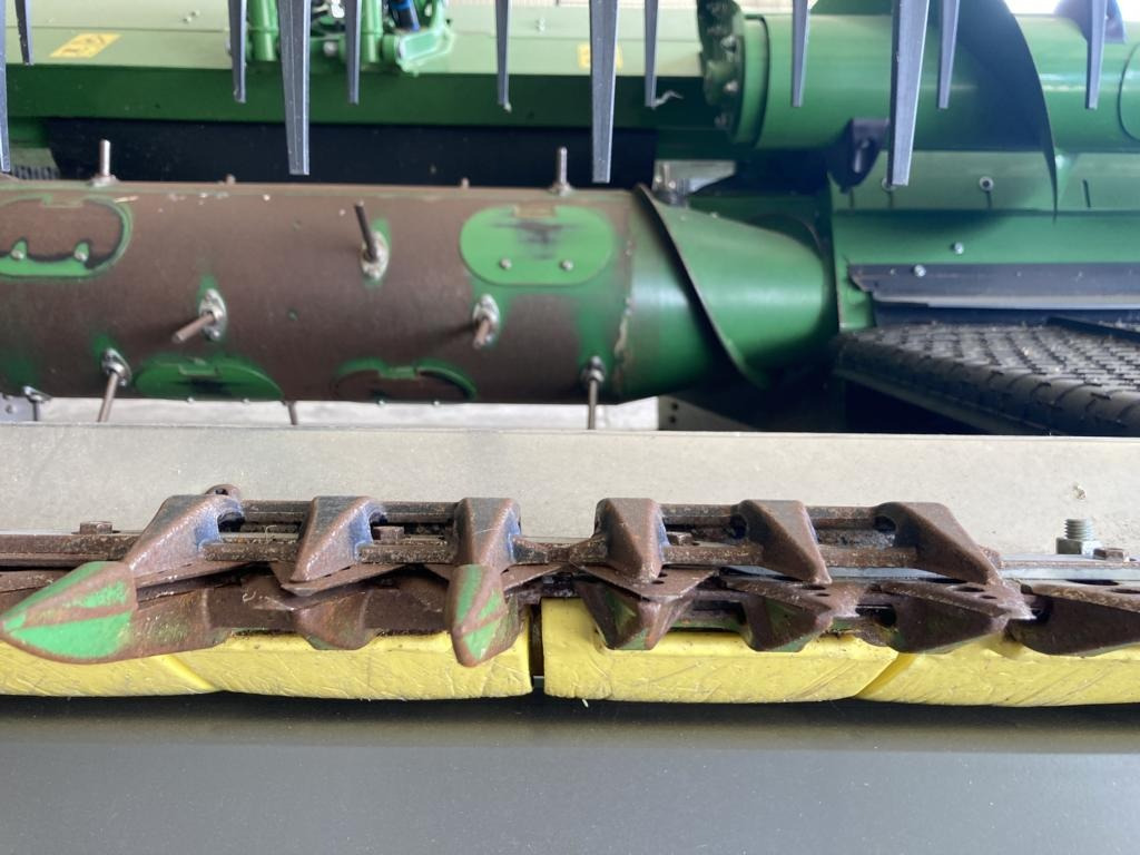 John Deere HD35X MY24 - Combine harvester: picture 3 John Deere HD35X MY24 - Combine harvester: picture 3