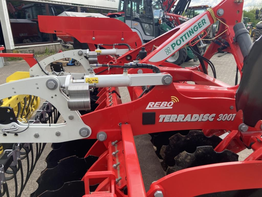 Pöttinger TERRADISC 3001 - Disc harrow: picture 2 Pöttinger TERRADISC 3001 - Disc harrow: picture 2
