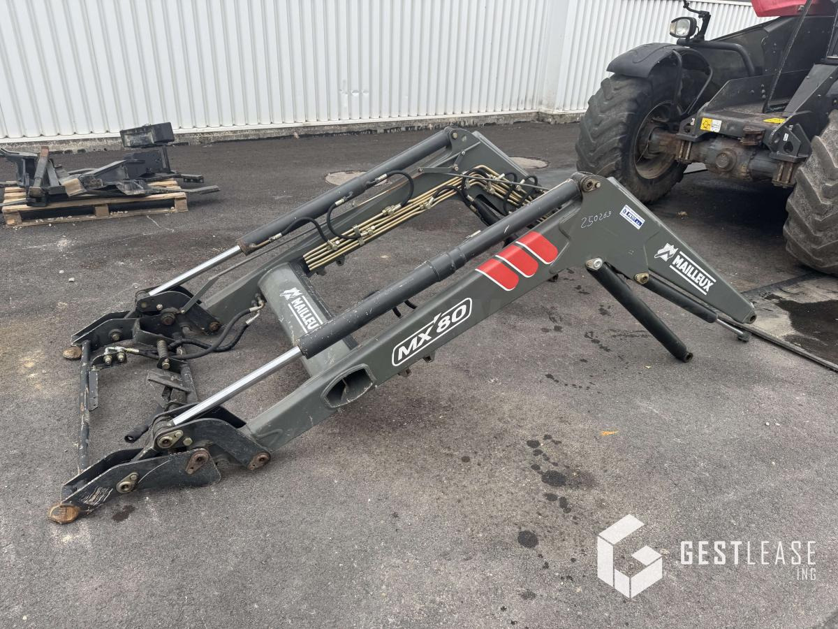MAILLEUX MX80 - Front loader for tractor: picture 1 MAILLEUX MX80 - Front loader for tractor: picture 1