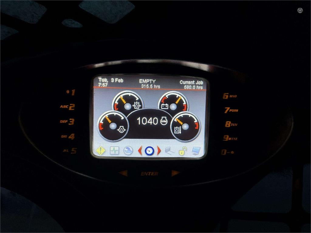 Skid steer loader Bobcat S570: picture 19