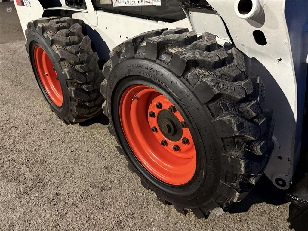Skid steer loader Bobcat S570: picture 8