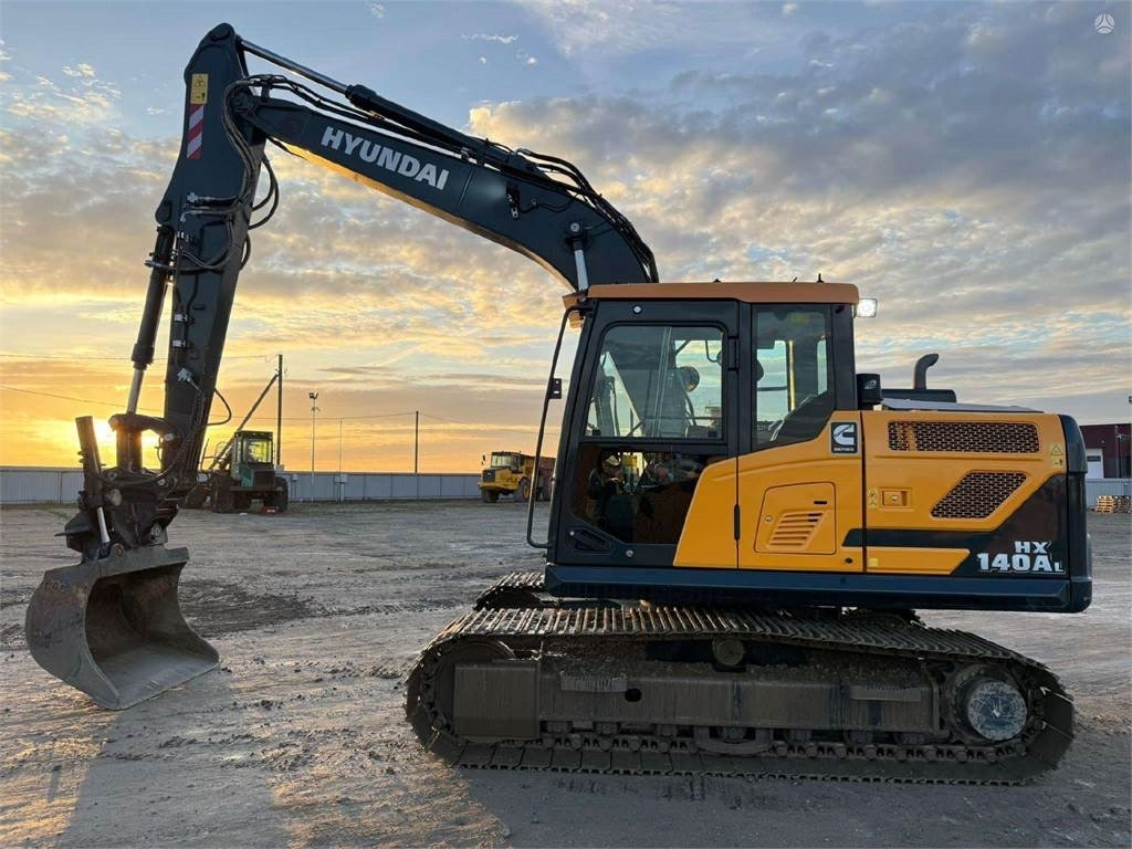 Hyundai HX 140 A L , 2270 H !!! - Crawler excavator: picture 3 Hyundai HX 140 A L , 2270 H !!! - Crawler excavator: picture 3