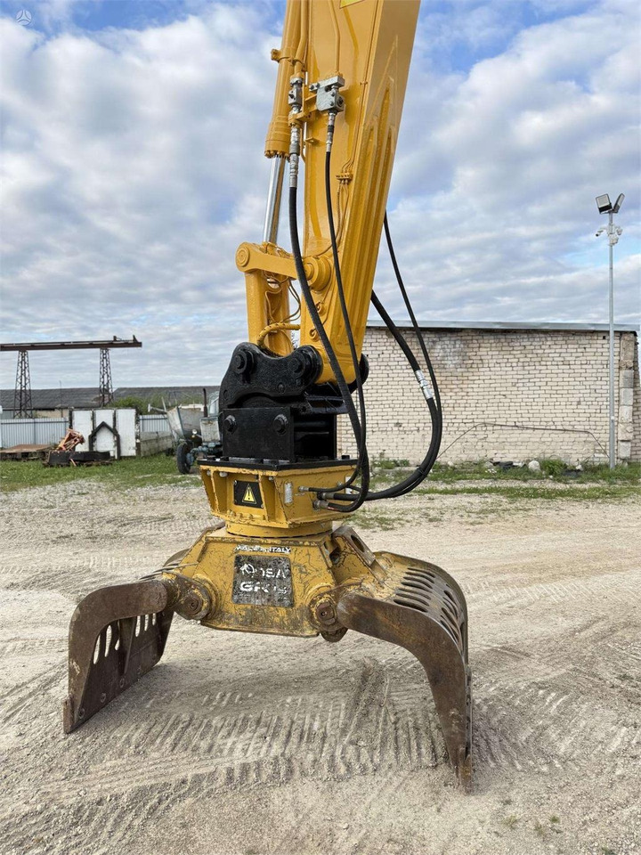 Crawler excavator Komatsu PC 240 LC-11: picture 8