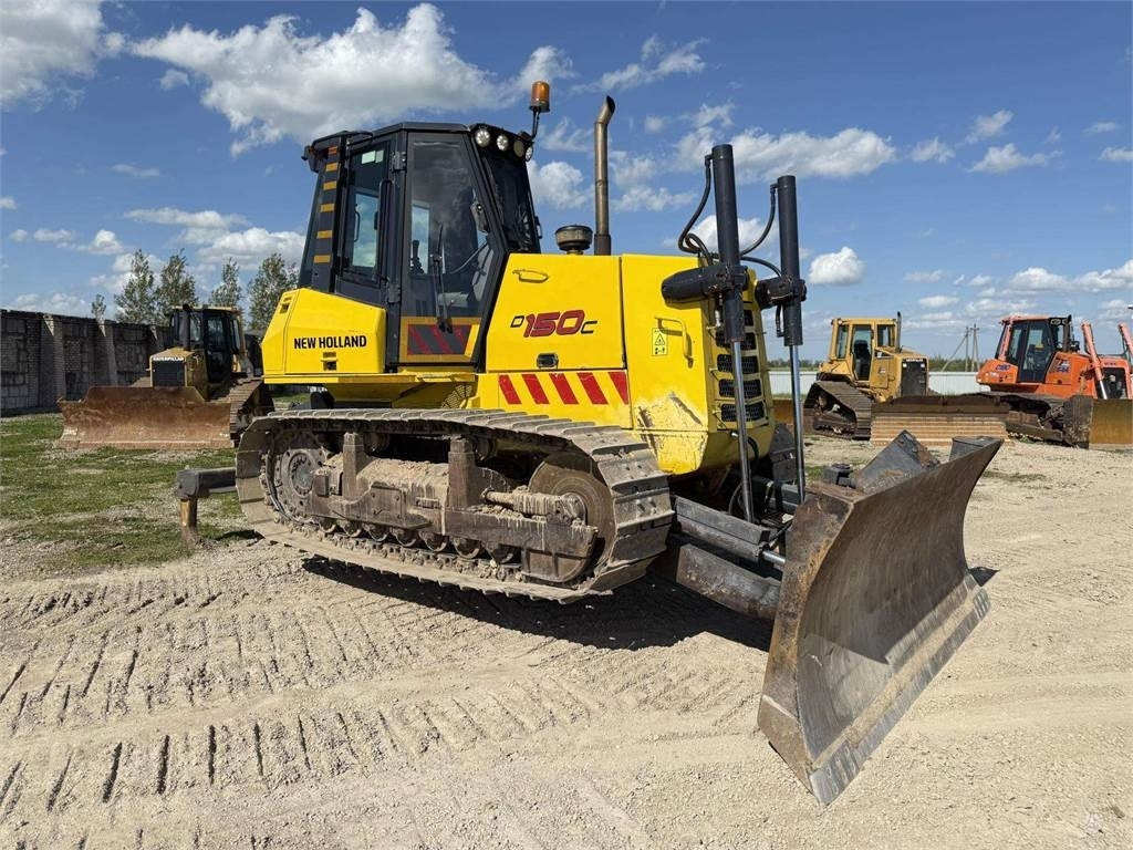 New Holland D150C Ripper - Bulldozer: picture 3 New Holland D150C Ripper - Bulldozer: picture 3