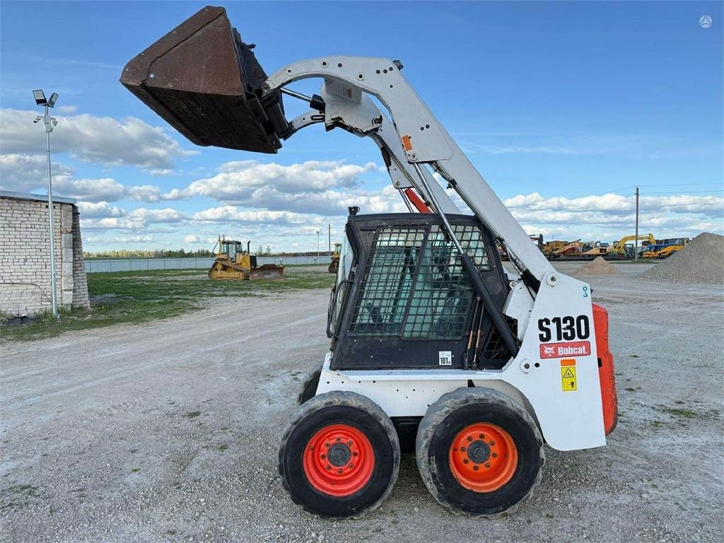 Bobcat S130 - Other machinery: picture 4 Bobcat S130 - Other machinery: picture 4