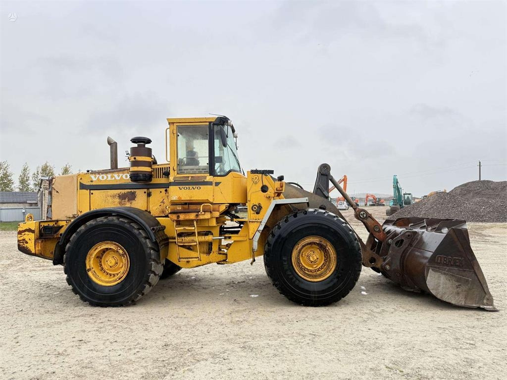 Volvo L180C quick coupler - Wheel loader: picture 5 Volvo L180C quick coupler - Wheel loader: picture 5