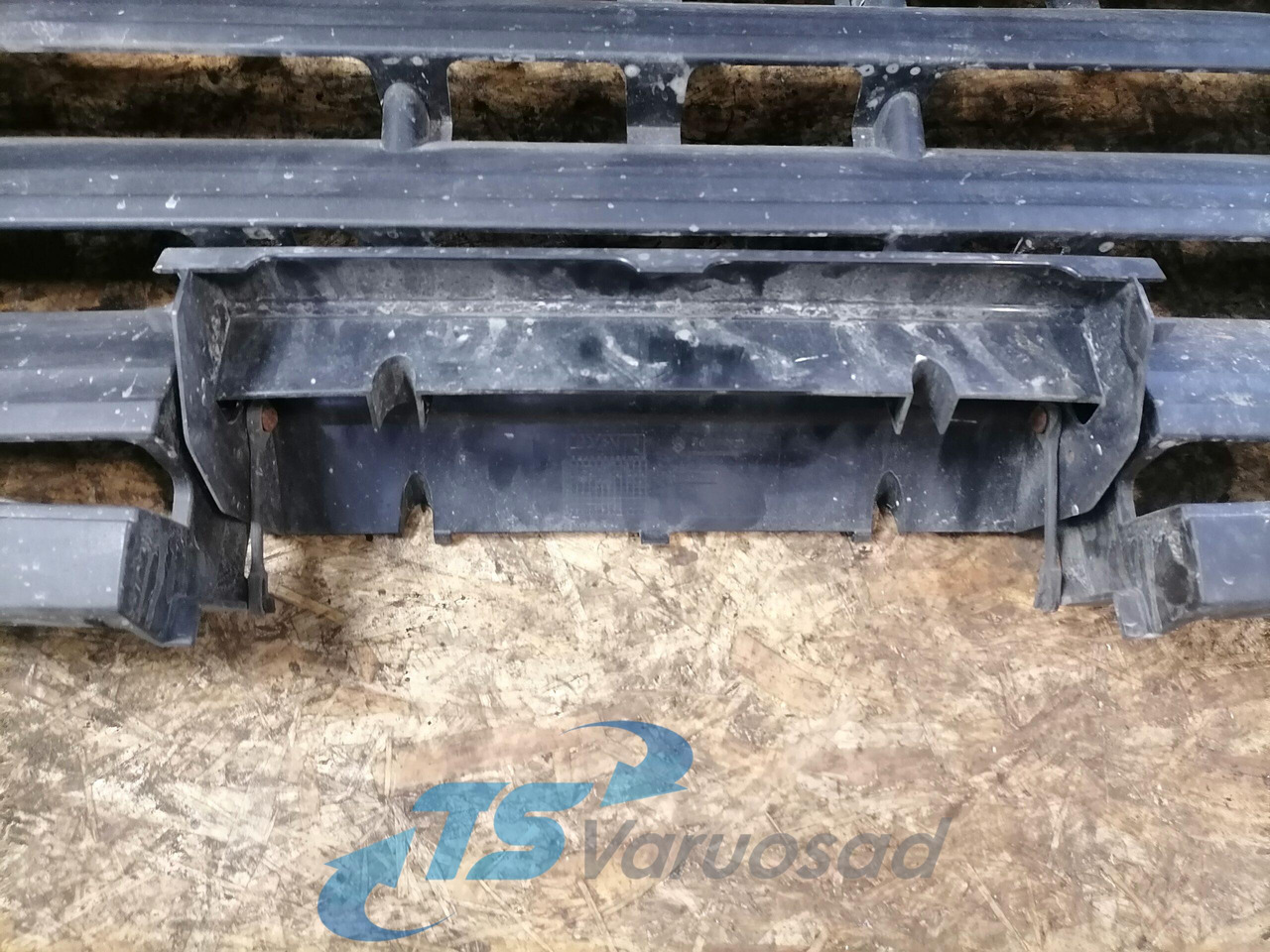 DAF Grille panel 1635802 - Grill for Truck: picture 5 DAF Grille panel 1635802 - Grill for Truck: picture 5