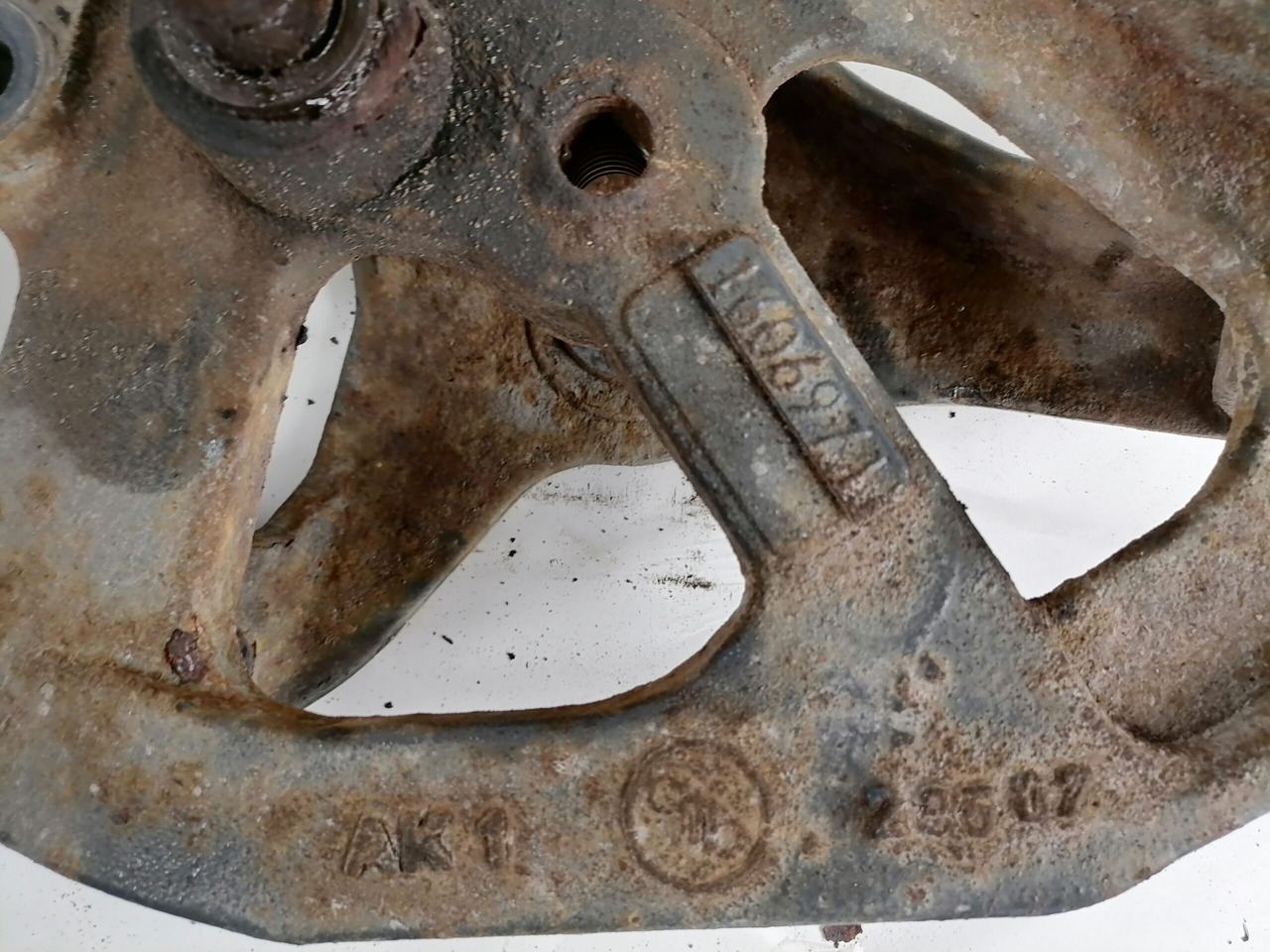 DAF Leaf spring bracket 1606971 - Suspension for Truck: picture 4 DAF Leaf spring bracket 1606971 - Suspension for Truck: picture 4