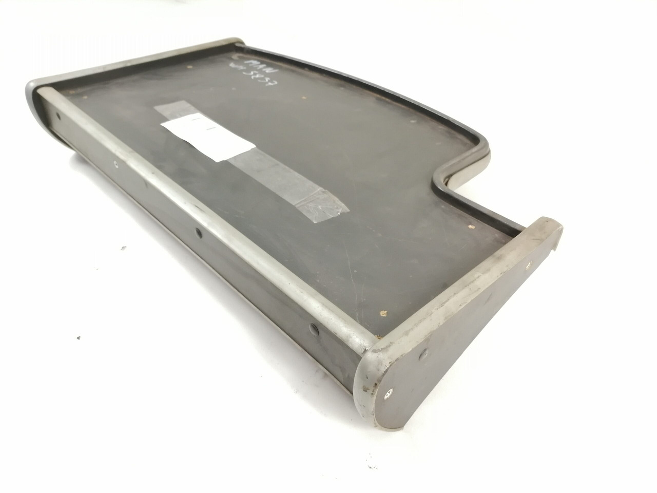 MAN Armatuurlaua pealne lisalaud - Universal part for Truck: picture 2 MAN Armatuurlaua pealne lisalaud - Universal part for Truck: picture 2