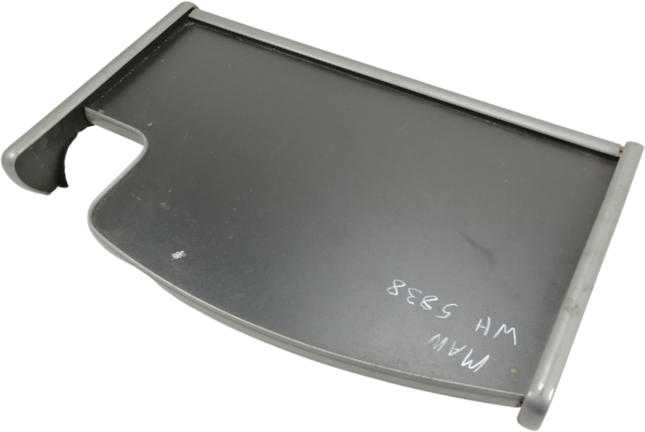 MAN Armatuurlaua pealne lisalaud - Universal part for Truck: picture 1 MAN Armatuurlaua pealne lisalaud - Universal part for Truck: picture 1