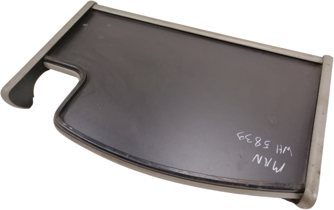MAN Armatuurlaua pealne lisalaud - Universal part for Truck: picture 1 MAN Armatuurlaua pealne lisalaud - Universal part for Truck: picture 1