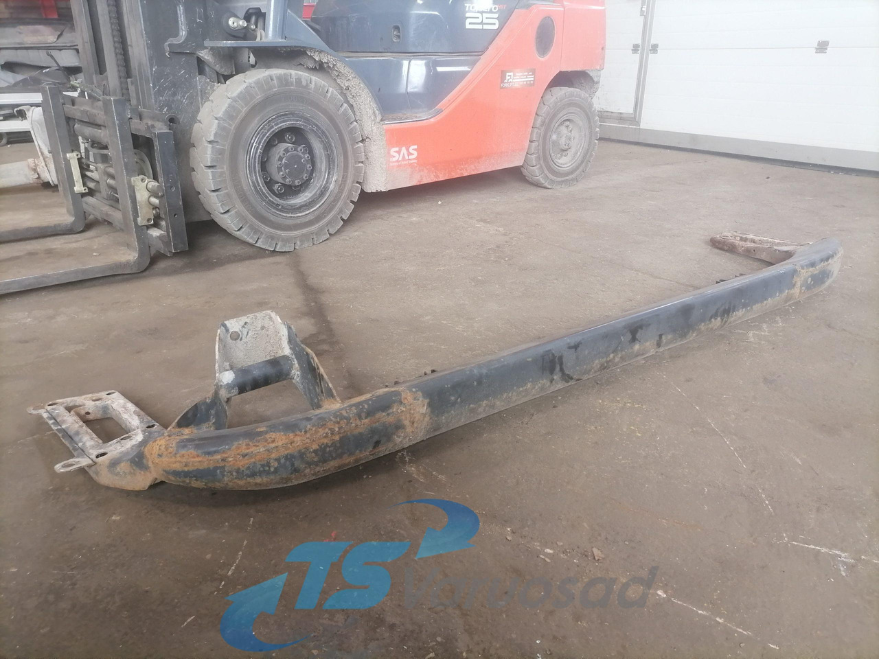 MAN Bumper 81416505013 - Bumper for Truck: picture 3 MAN Bumper 81416505013 - Bumper for Truck: picture 3