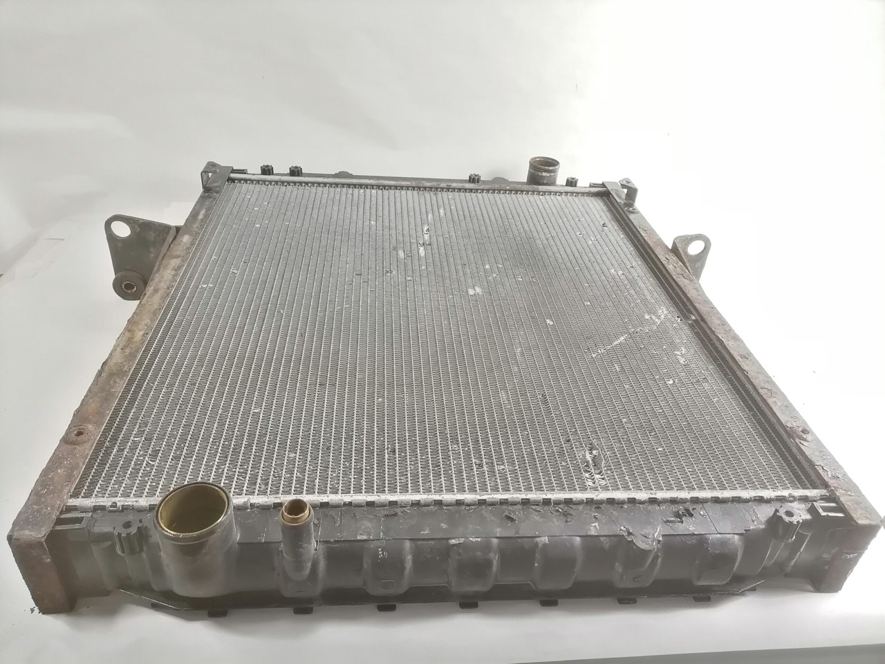 MAN Cooling radiator 85061016006 - Radiator for Truck: picture 5 MAN Cooling radiator 85061016006 - Radiator for Truck: picture 5