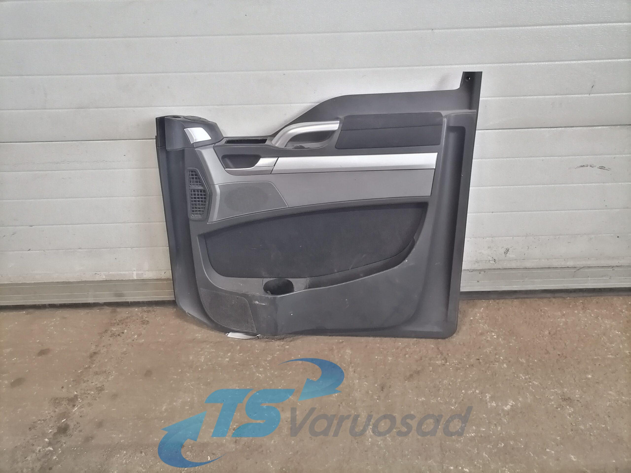MAN Door trim panel 81626306110 - Door and parts for Truck: picture 1 MAN Door trim panel 81626306110 - Door and parts for Truck: picture 1