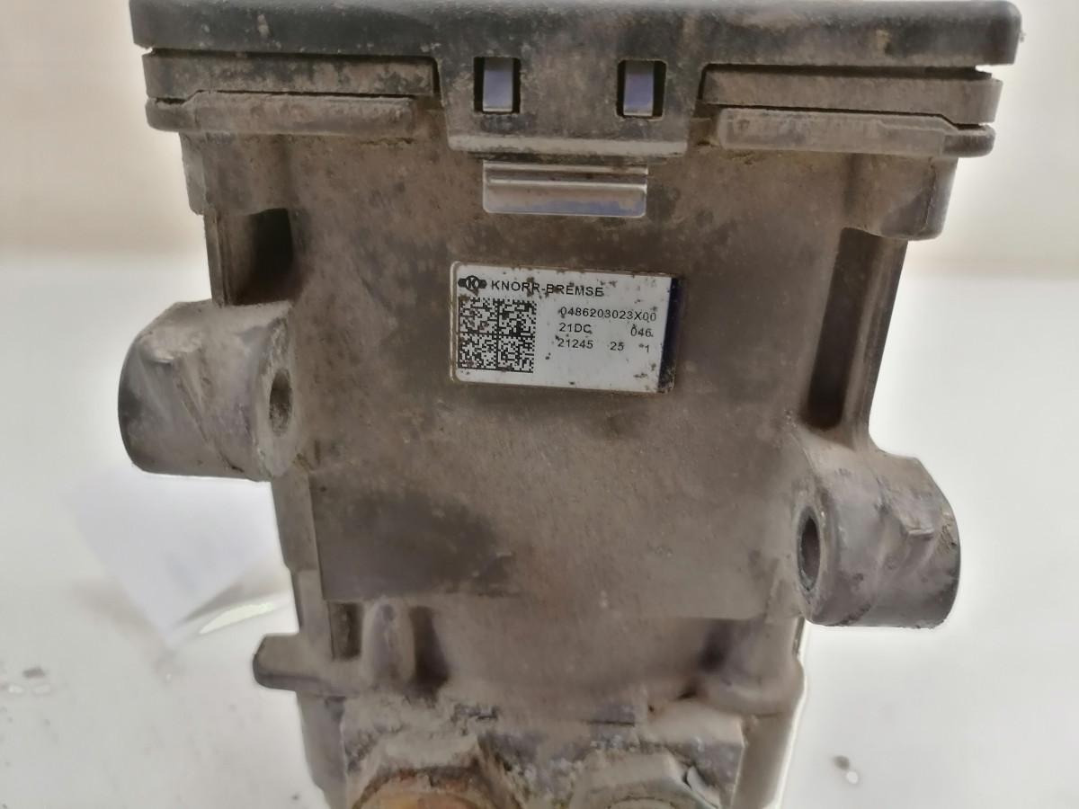 MAN EBS brake valve 0486203023 - Brake valve for Truck: picture 2 MAN EBS brake valve 0486203023 - Brake valve for Truck: picture 2