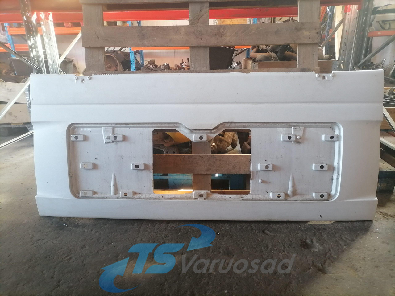 MAN Grille panel 81611100072 - Grill for Truck: picture 1 MAN Grille panel 81611100072 - Grill for Truck: picture 1