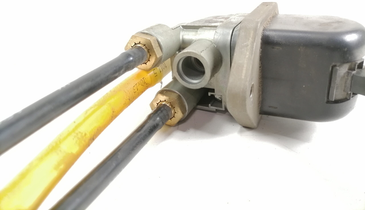 MAN Handbrake control lever 81523156185 - Universal part for Truck: picture 2 MAN Handbrake control lever 81523156185 - Universal part for Truck: picture 2