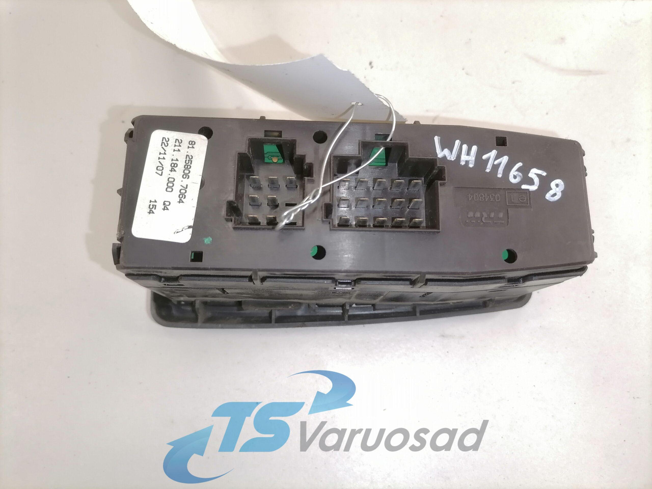 MAN Lüliti, klaasitõstuk 81258067064 - Cab for Truck: picture 2 MAN Lüliti, klaasitõstuk 81258067064 - Cab for Truck: picture 2