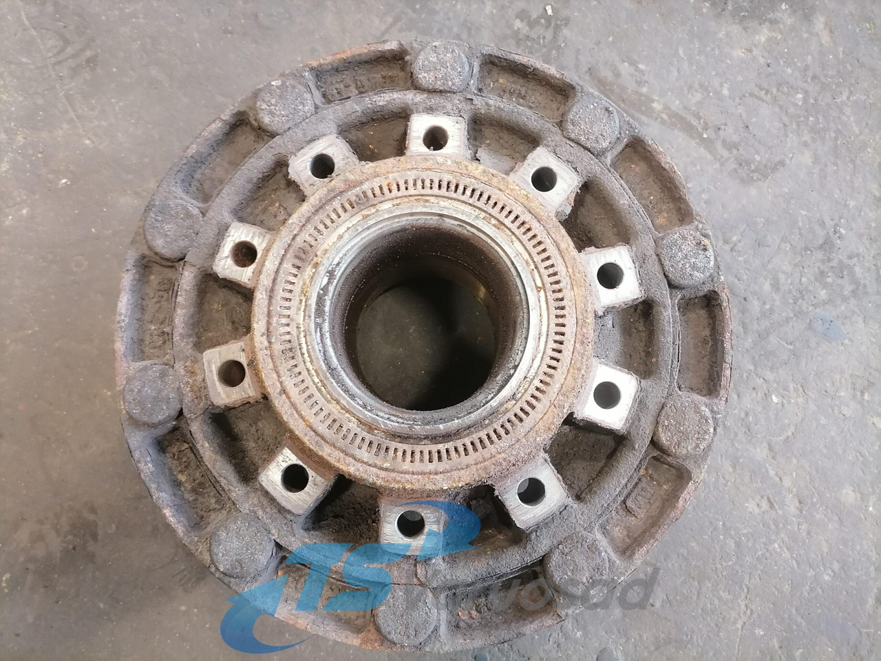 MAN Rear axel hub 81357010155 - Universal part for Truck: picture 5 MAN Rear axel hub 81357010155 - Universal part for Truck: picture 5