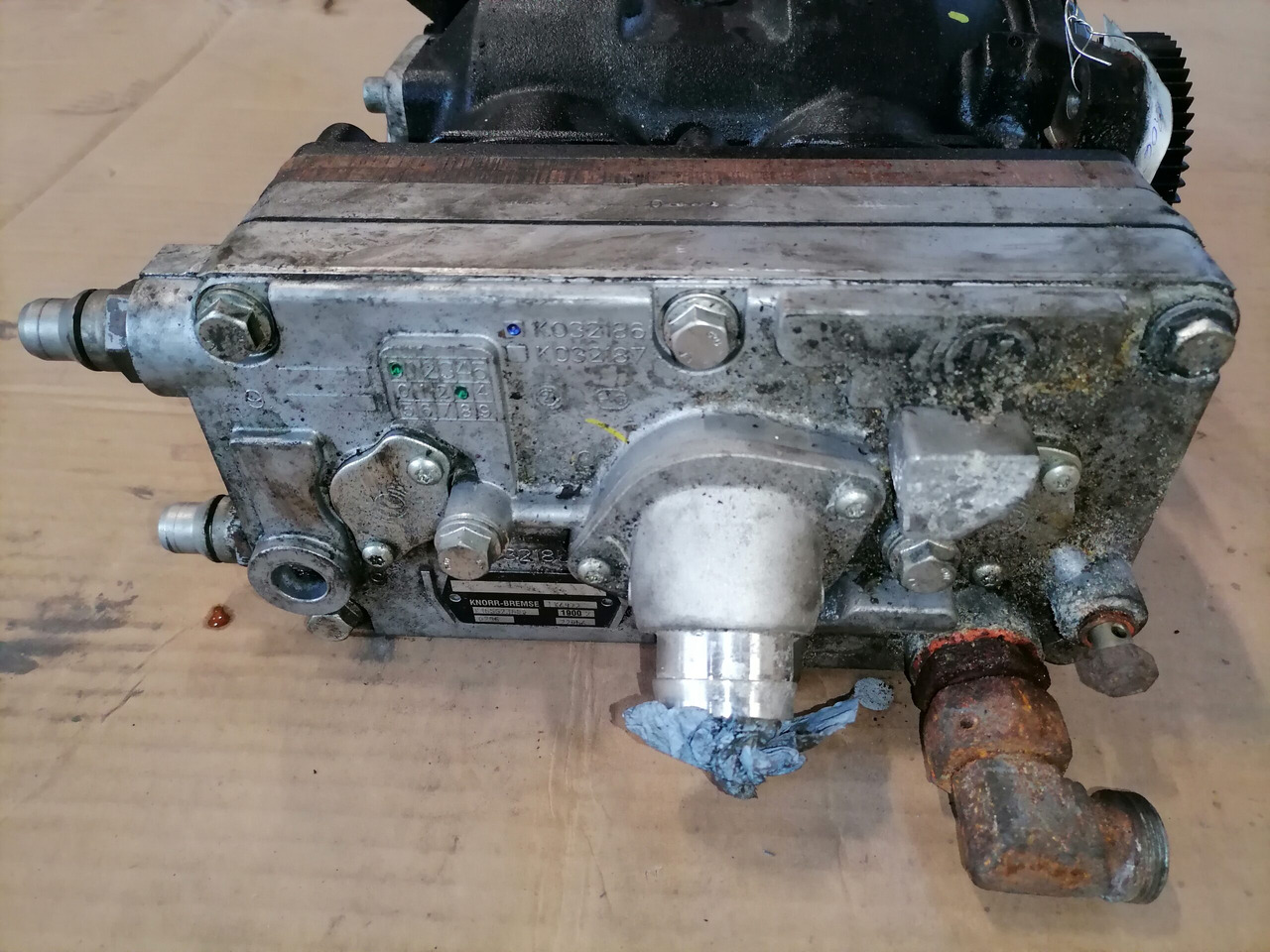 Air brake compressor for Truck Mercedes-Benz Air compressor K165523N00: picture 7 Air brake compressor for Truck Mercedes-Benz Air compressor K165523N00: picture 7