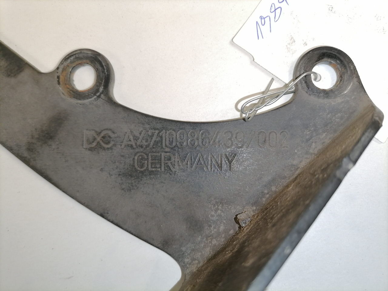 Mercedes-Benz Bracket A4710986439 - Frame/ Chassis for Truck: picture 2 Mercedes-Benz Bracket A4710986439 - Frame/ Chassis for Truck: picture 2