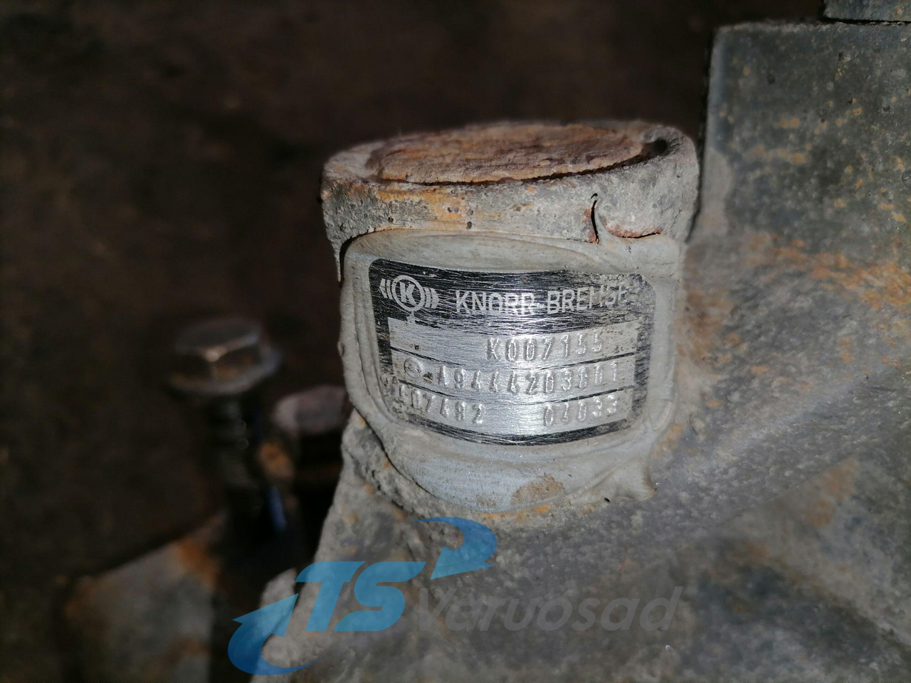 Mercedes-Benz Brake caliper A9444203801 - Brake parts for Truck: picture 3 Mercedes-Benz Brake caliper A9444203801 - Brake parts for Truck: picture 3