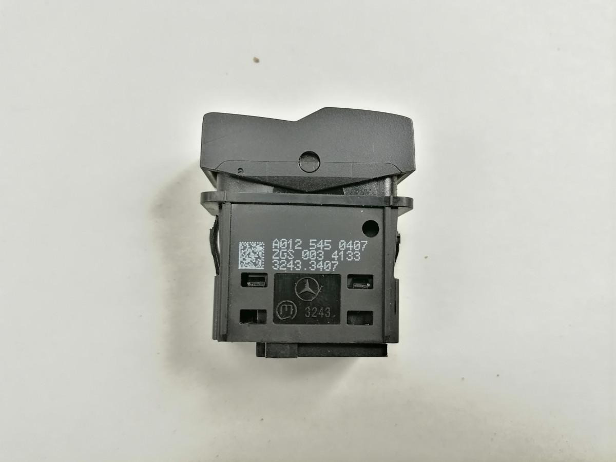 Mercedes-Benz Lüliti 0125450407 - Cab for Truck: picture 4 Mercedes-Benz Lüliti 0125450407 - Cab for Truck: picture 4