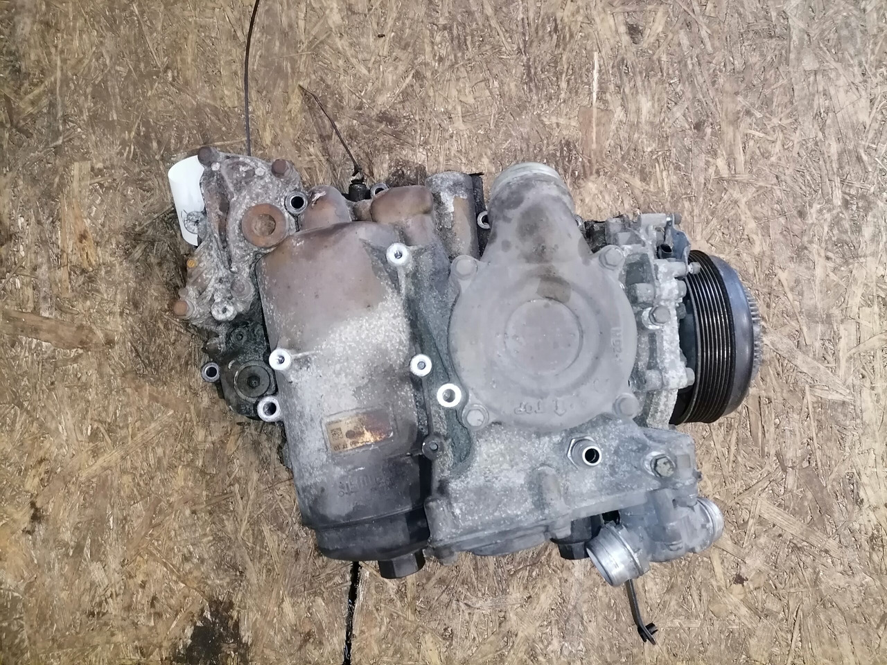 Mercedes-Benz Oil filter unit A4711807710 - Engine and parts for Truck: picture 4 Mercedes-Benz Oil filter unit A4711807710 - Engine and parts for Truck: picture 4