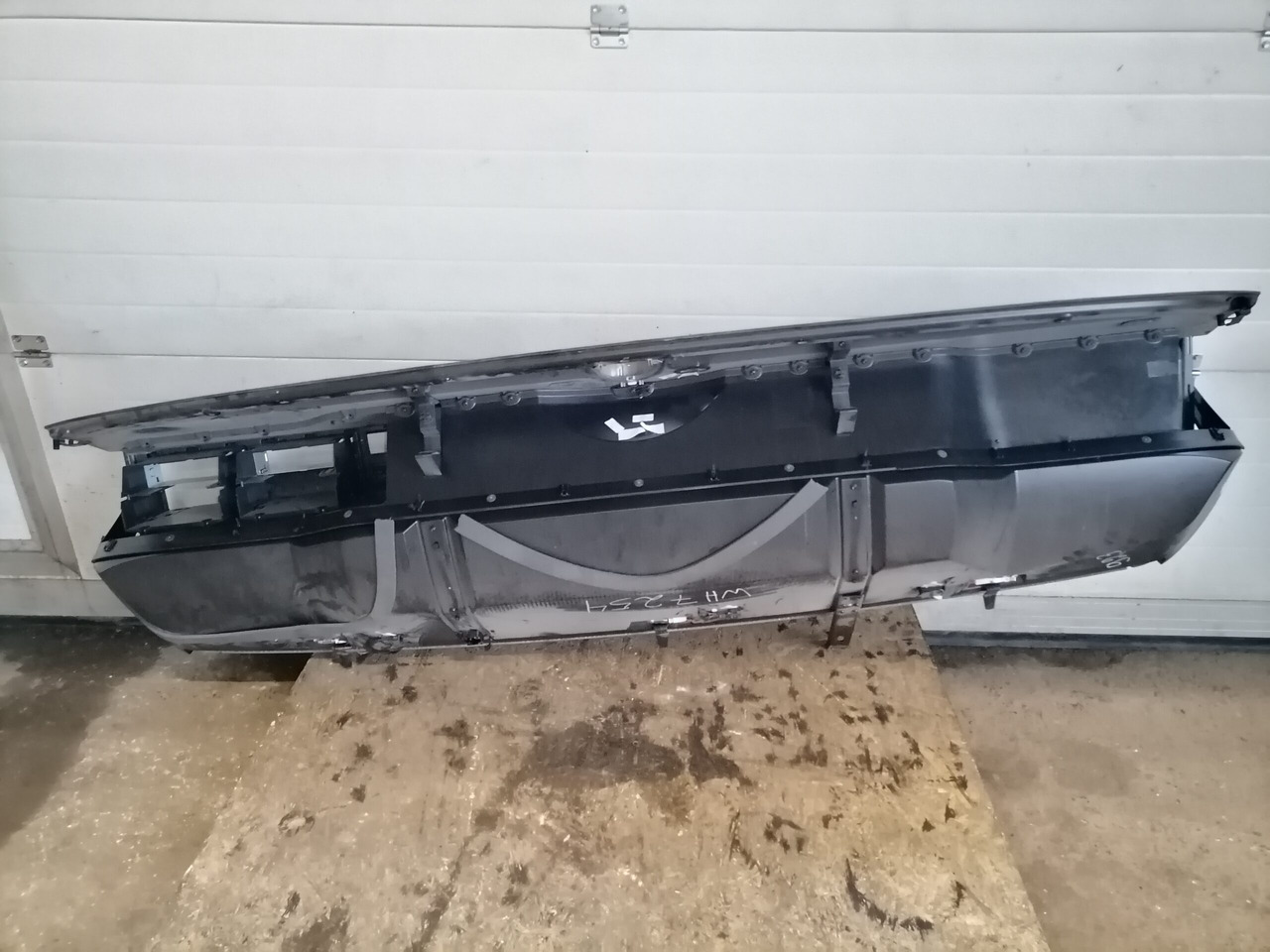 Universal part for Truck Mercedes-Benz Salongi ülemine panipaik A9608408343: picture 6