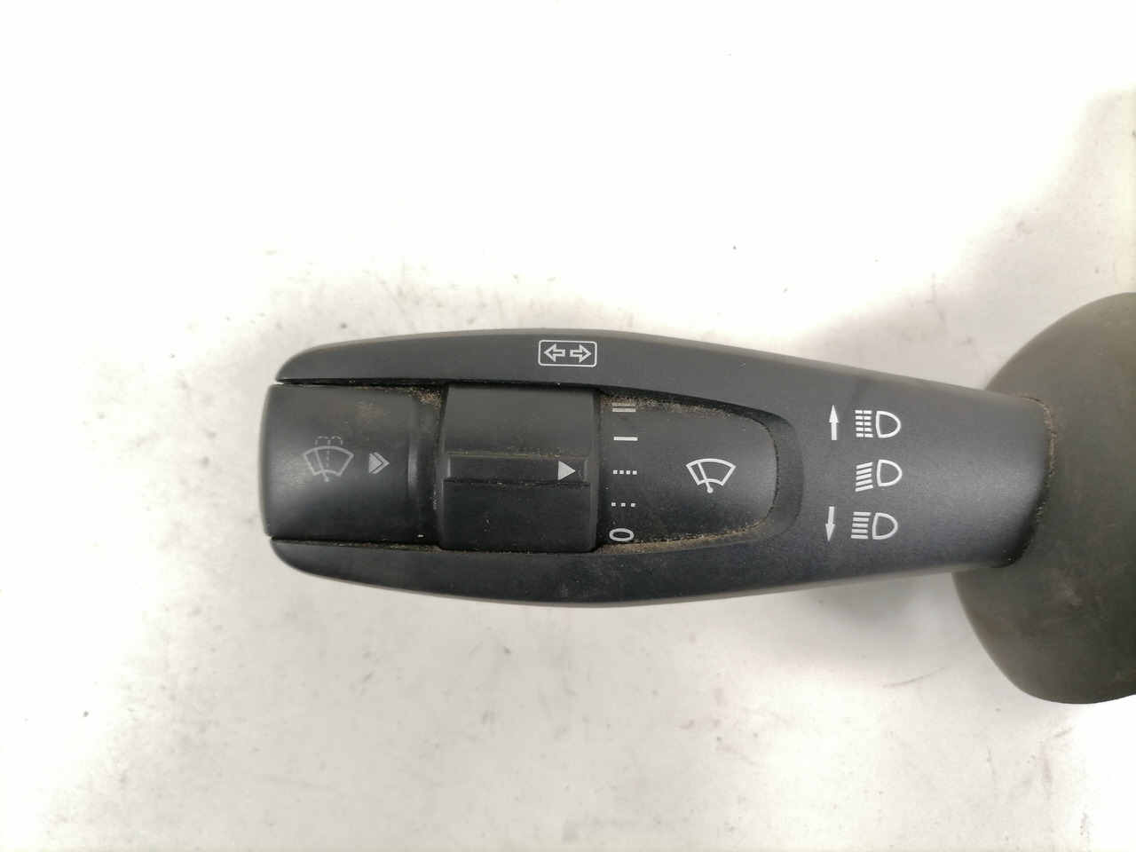 Mercedes-Benz Switch A0095453324 - Electrical system for Truck: picture 2 Mercedes-Benz Switch A0095453324 - Electrical system for Truck: picture 2