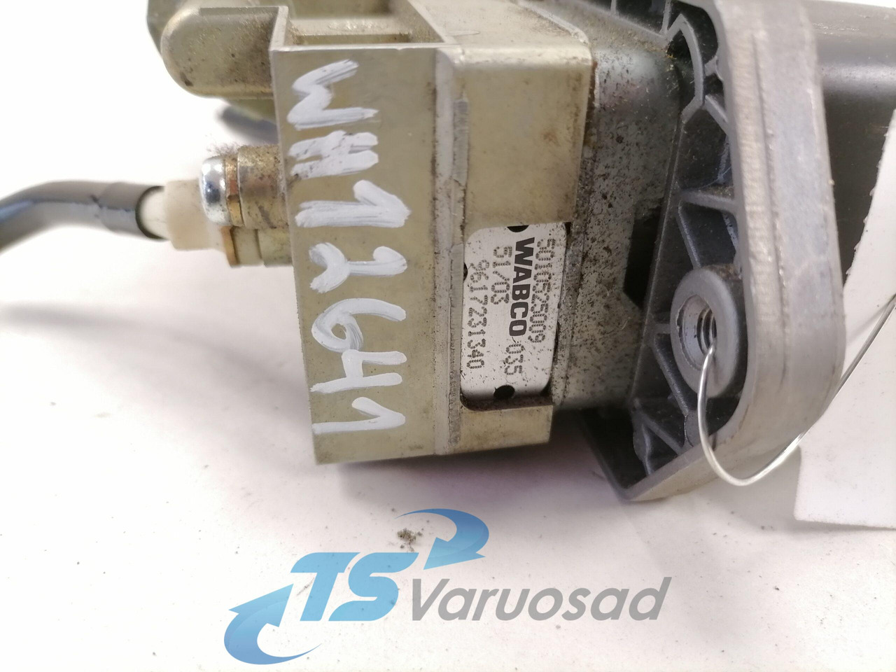 Renault Handbrake control lever 5010525009 - Universal part for Truck: picture 3 Renault Handbrake control lever 5010525009 - Universal part for Truck: picture 3
