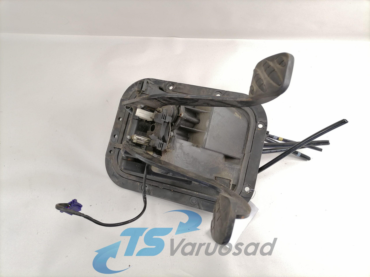 Renault Pedaalide kandur 5010505093 - Fuel system for Truck: picture 3 Renault Pedaalide kandur 5010505093 - Fuel system for Truck: picture 3