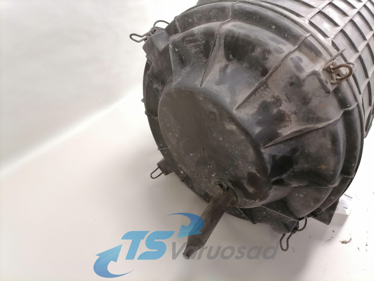 Scania Air filter housing 1335675 - Air intake system for Truck: picture 5 Scania Air filter housing 1335675 - Air intake system for Truck: picture 5