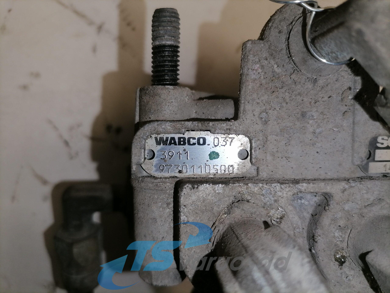 Scania Air pressure control valve 1425183 - Brake valve for Truck: picture 4 Scania Air pressure control valve 1425183 - Brake valve for Truck: picture 4