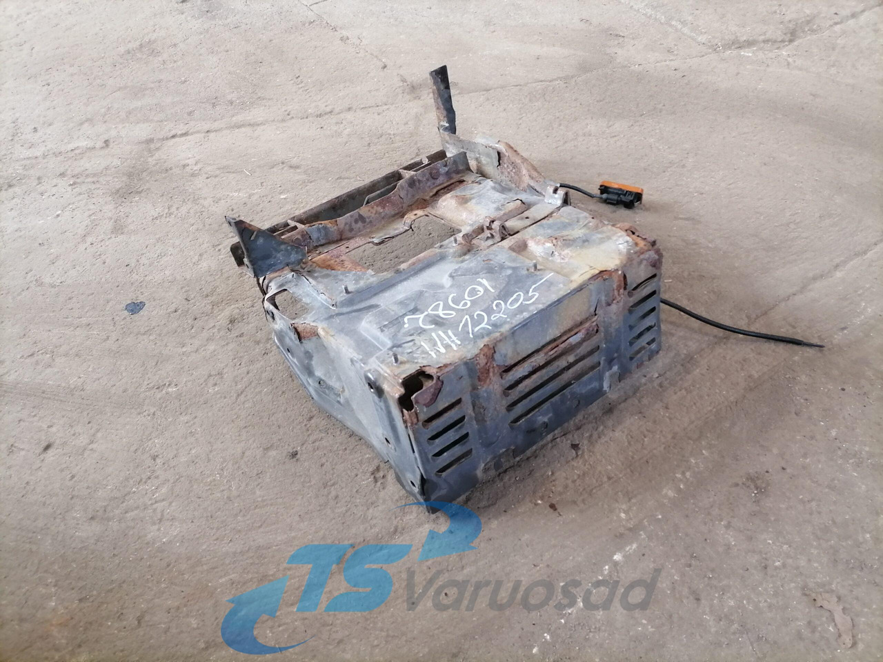 Scania Battery box 2140666 - Battery for Truck: picture 4 Scania Battery box 2140666 - Battery for Truck: picture 4