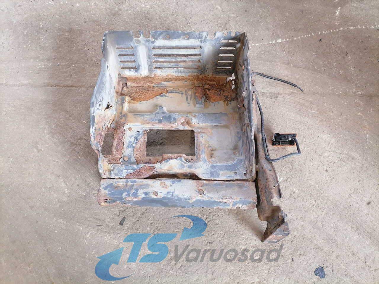Scania Battery box 2140666 - Battery for Truck: picture 2 Scania Battery box 2140666 - Battery for Truck: picture 2