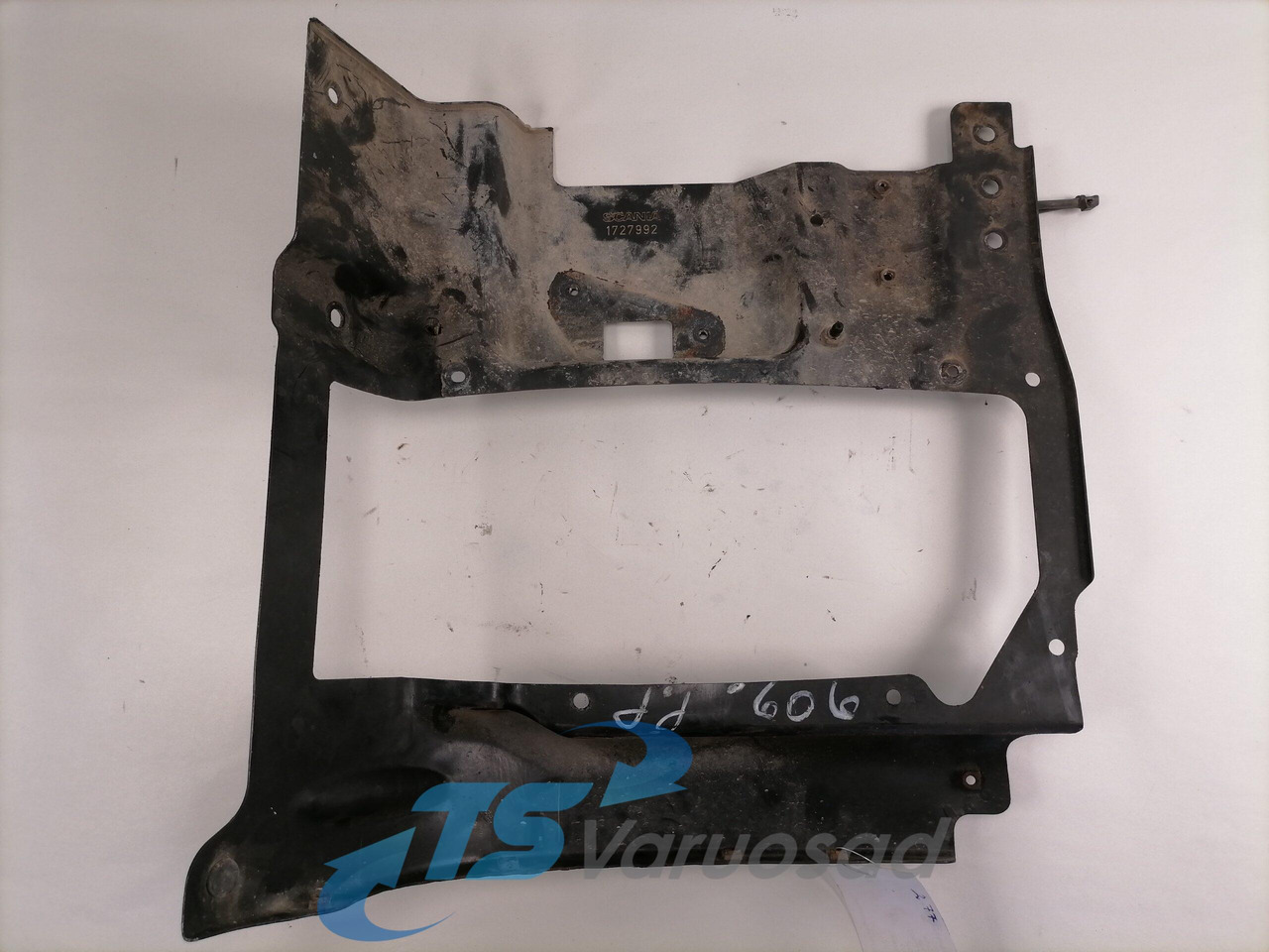 Scania Bracket 1727992 - Lights/ Lighting for Truck: picture 2 Scania Bracket 1727992 - Lights/ Lighting for Truck: picture 2